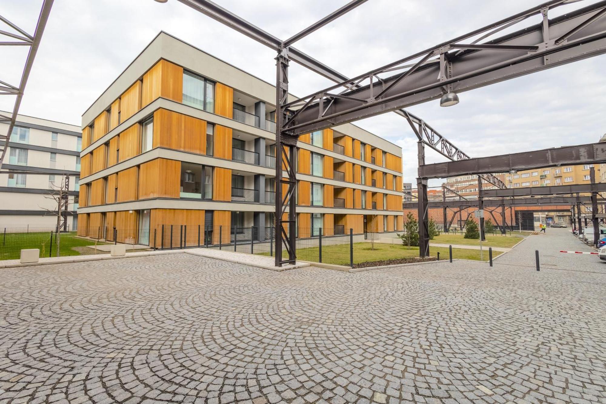 Design Apartment - Balcony, Free Parking, Yoga, 10 Mins To Center, By Gravity Prága Kültér fotó