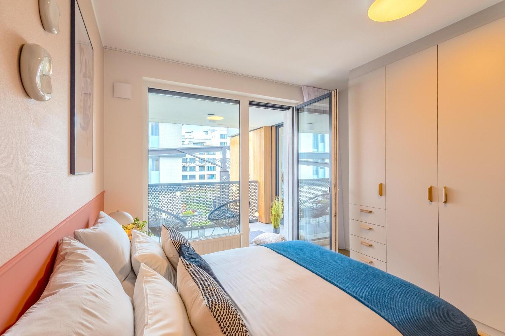 Design Apartment - Balcony, Free Parking, Yoga, 10 Mins To Center, By Gravity Prága Kültér fotó